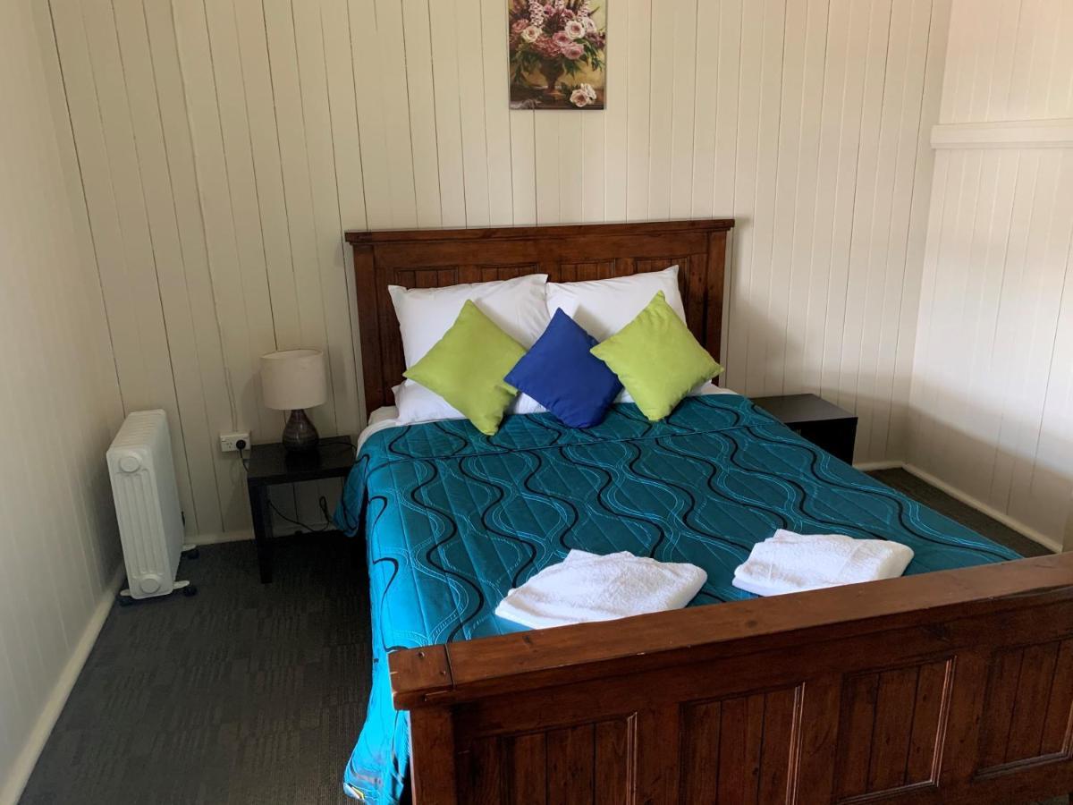 Exchange Hotel Toogoolawah מראה חיצוני תמונה