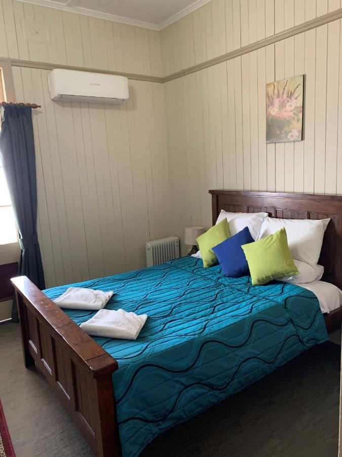 Exchange Hotel Toogoolawah מראה חיצוני תמונה