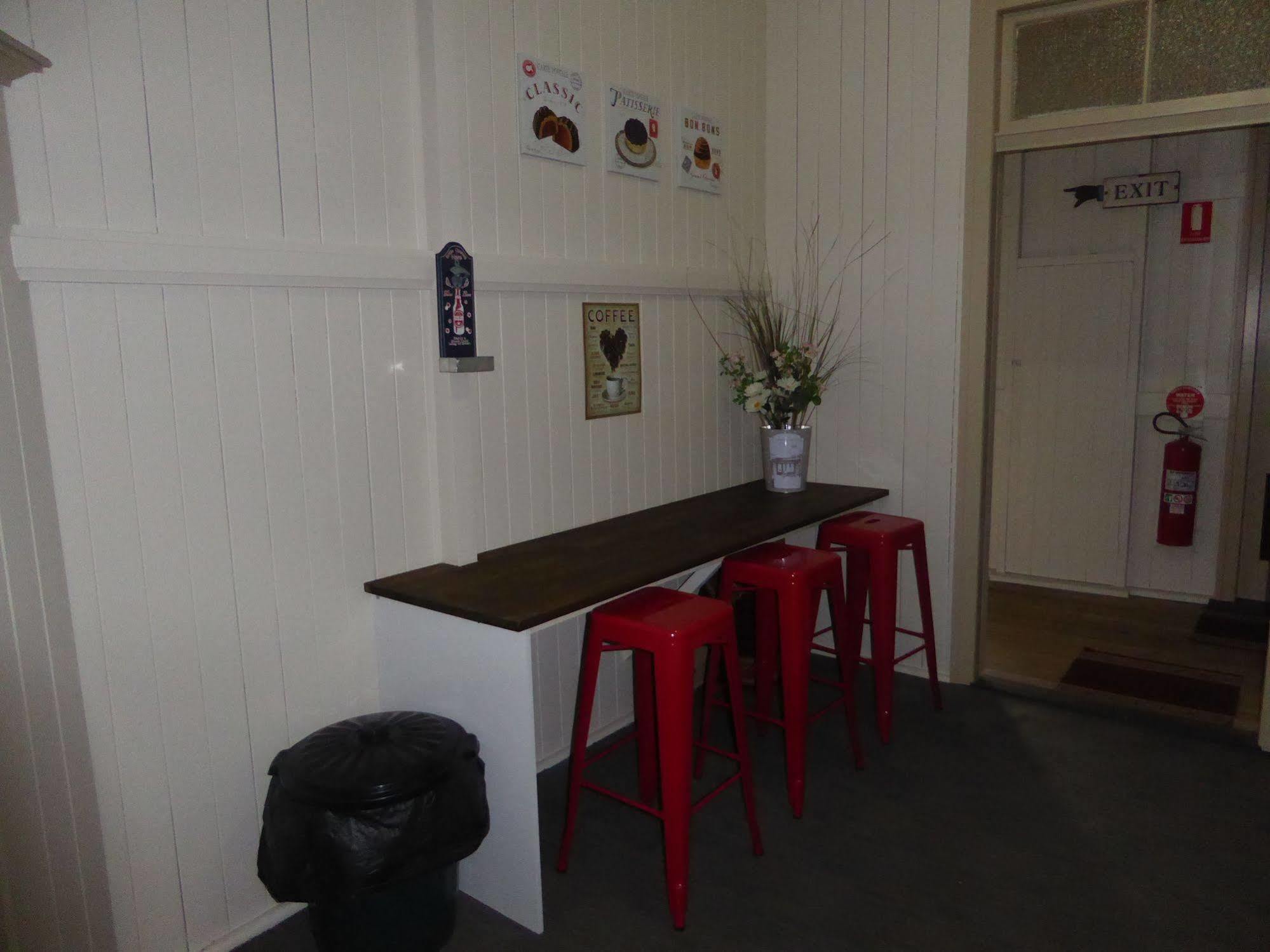 Exchange Hotel Toogoolawah מראה חיצוני תמונה