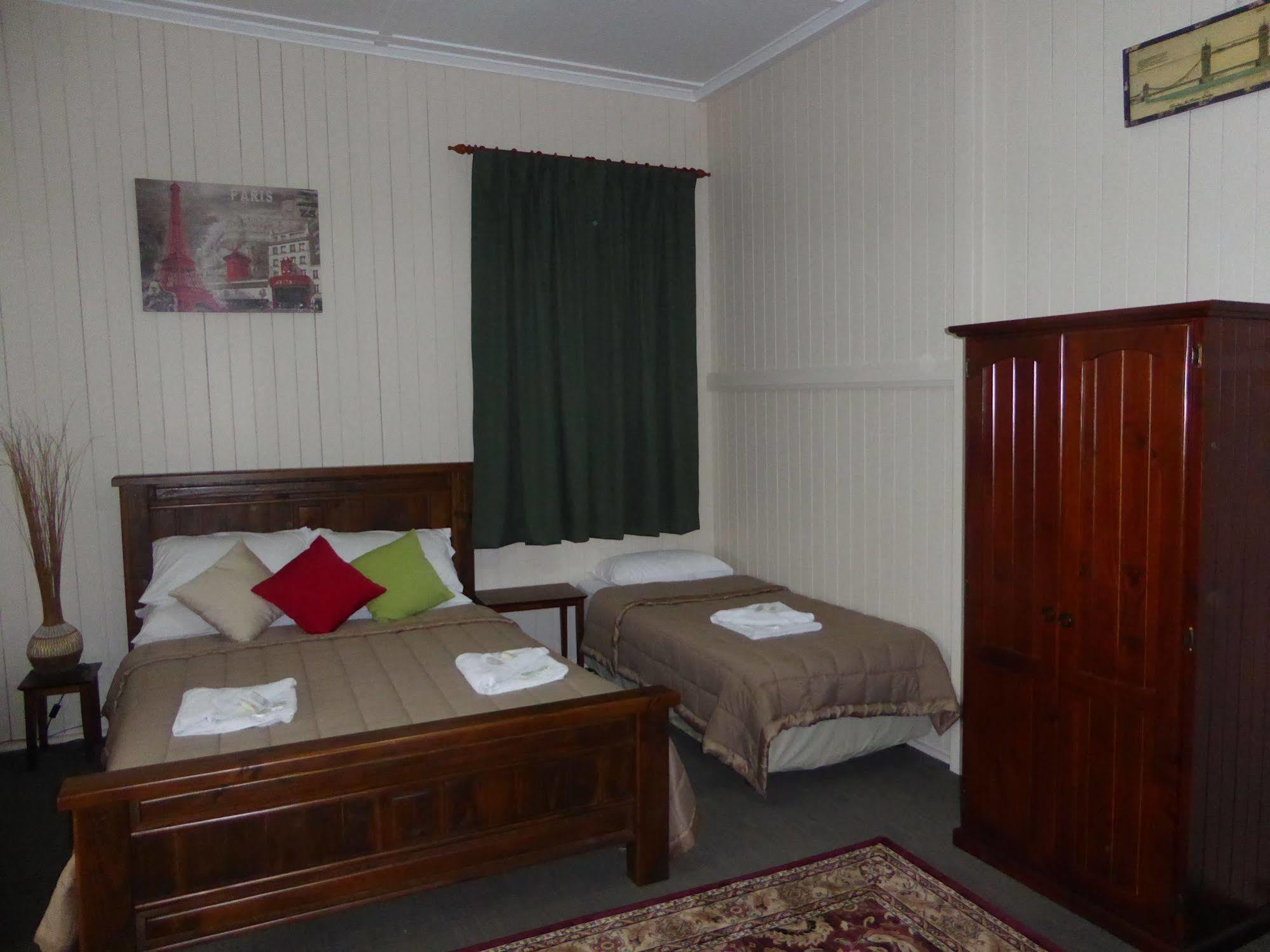 Exchange Hotel Toogoolawah מראה חיצוני תמונה