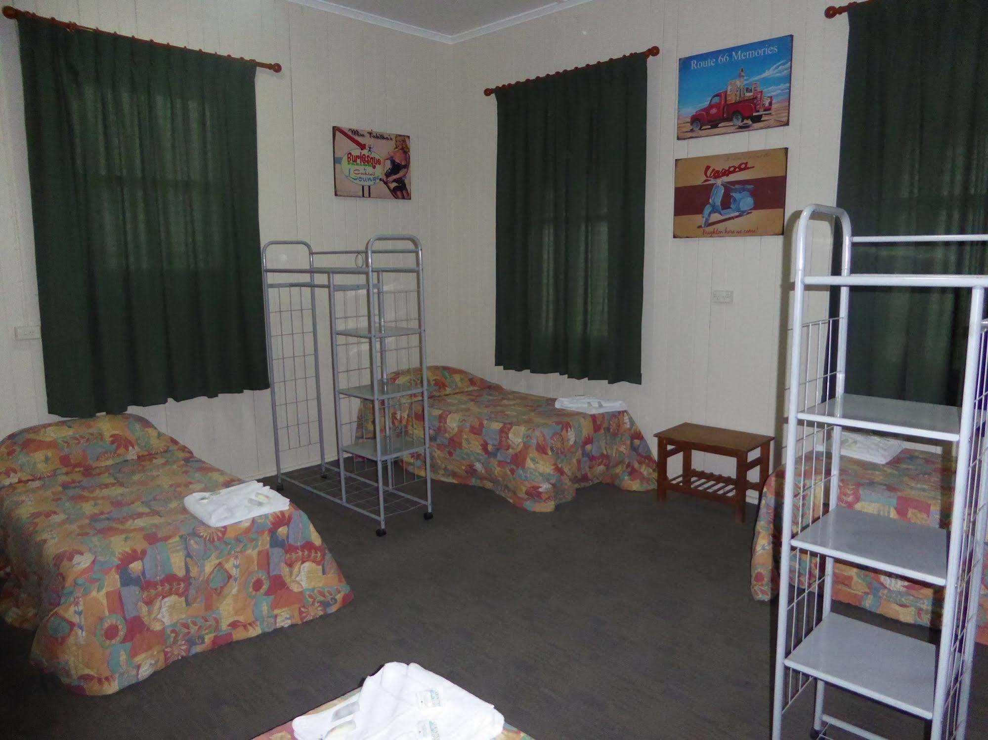 Exchange Hotel Toogoolawah מראה חיצוני תמונה