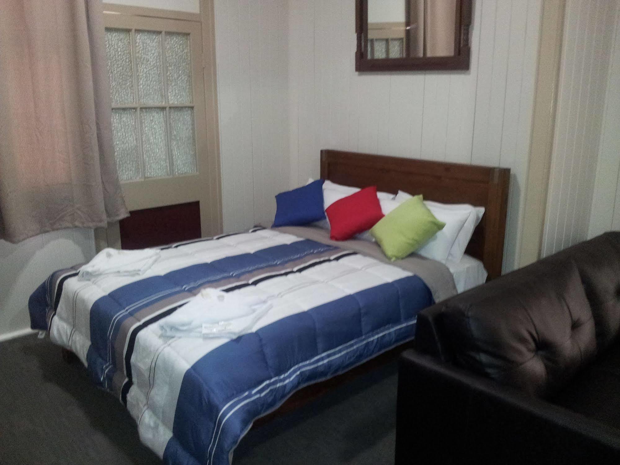 Exchange Hotel Toogoolawah מראה חיצוני תמונה