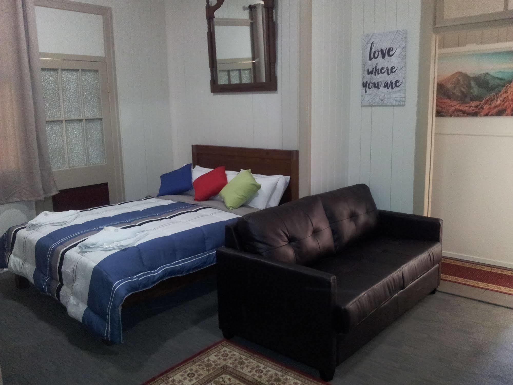 Exchange Hotel Toogoolawah מראה חיצוני תמונה